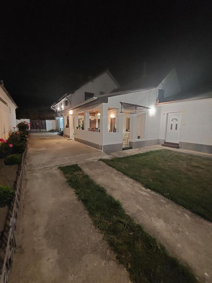 Royal Rose Smestaj Бела-Црква Экстерьер фото